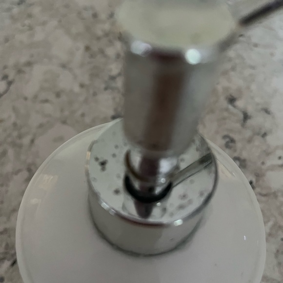 🌻Seashell ceramic soap pump - Picture 8 of 8